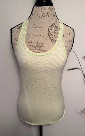 Lululemon Swiftly Tech‎ Racerback Tank Top Lime Green Citron Size 8 Seamless thumbnail 1