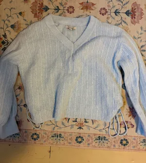 Francesca's Sweater thumbnail 1