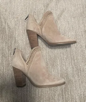 Vince Camuto Booties thumbnail 2