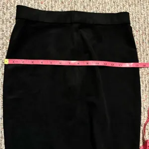 Wilfred Aritzia Vegan Suede Slit Lis Pencil Skirt Black- Size 0 thumbnail 14