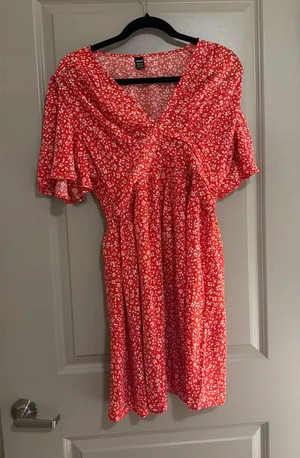 SHEIN floral dress thumbnail 1