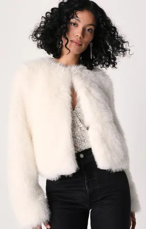 VICI NWT Hot List Faux Fur Jacket - Ivory. Size Small thumbnail 1
