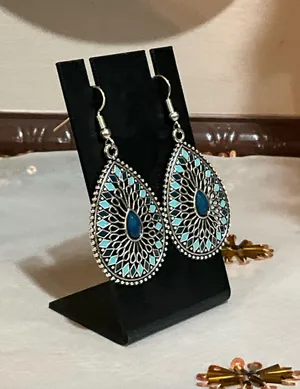 Elegant Silver and Blue Teardrop Earrings thumbnail 4