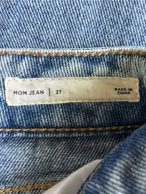 PacSun Distressed Mom Jeans Size 27 Light Wash Button Fly thumbnail 3