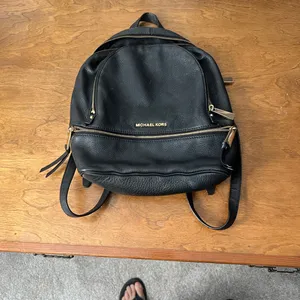 Michael Kors Black Leather Backpack thumbnail 9