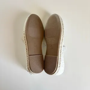 Universal Threads Celia White Floral Lace Mary Jane Espadrille Flats Women's 6.5 thumbnail 6