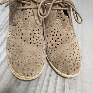 TOMS Moroccan Cutout Desert Rope Wedge Bootie Taupe Neutral 8 thumbnail 4