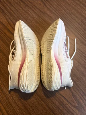 Brooks Size 7.5 Launch 12 Women's White and Pink Athletic Running Shoes thumbnail 3