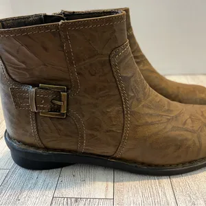 Clarks Boots Womens 7M Nikki Star Taupe Marbled Ankle Bendables Comfort Shoes thumbnail 2