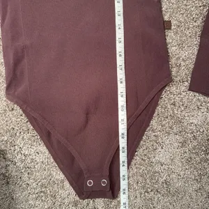 Lululemon Ribbed Long Sleeve Bodysuit Women XS/S Brown Good Espresso Scoop Neck‎ thumbnail 5