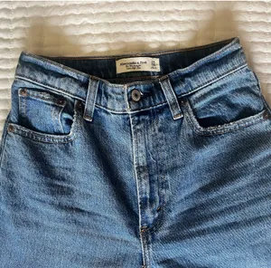 Abercrombie 90s High-Rise Straight thumbnail 4