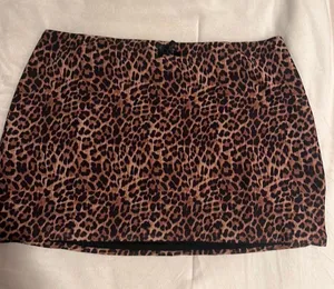 Edikted cheetah print mini skirt size small thumbnail 1