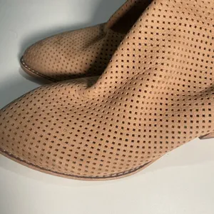 Dolce‎ Vita Ankle Booties Taupe brown size 5.5 thumbnail 3