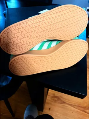 Adidas VL Court 2.0 Green Suede Gum Sole Sneakers Women’s 10 Men’s 9 NWT thumbnail 6