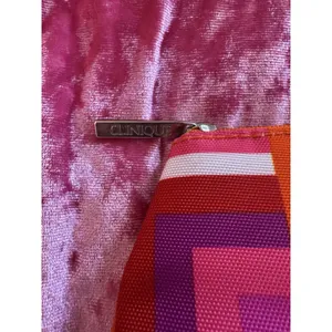 Clinique Cosmetic Bag Mini Geometric Pattern Red Pink Purple Zipper thumbnail 2