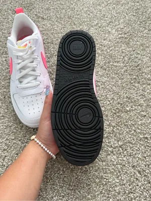 Nike White Low-Top Sneakers with Neon Pink Swoosh thumbnail 3