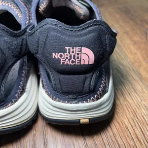 The North Face Womens Sz 8 Litewave Amphibious II Trail Running Shoes Black Pink thumbnail 7