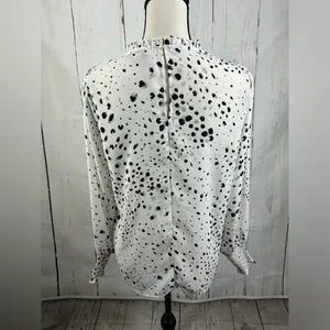 Rachel Zoe White Blouse Pleaded Neckline thumbnail 3