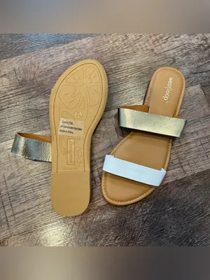 NWOT West Loop White and Gold Strappy Flat Sandals Size 7/8 Summer Vacation thumbnail 2