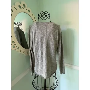 Saks Fifth avenue Sweater M‎ Gray v neck cashmere long sleeve Light Weight thumbnail 2