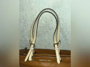 Michael Kors Bedford textured leather tote in acorn brown with contrasting pale thumbnail 7