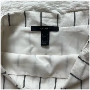 FOREVER 21 White Black Pinstripe Wrap Mini Skirt Size XS Striped Tie Waist Boho thumbnail 5
