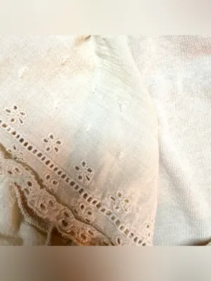 NORDSTROMS DELUC Women’s Lace Detail Flutter Sleeve Crew Neck Top Shirt Size M thumbnail 9