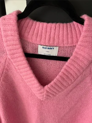Old Navy Vneck sweater thumbnail 2