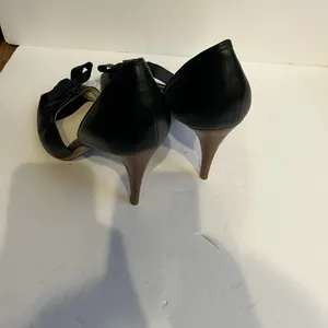 Vero Cuoio Black Peep Toe Heels with Bow Detail thumbnail 3