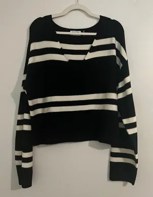 LNA Clothing Modal Blend Black &‎ White Striped V Neck Long Sleeve Sweater Sz Lg thumbnail 1
