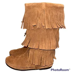 Minnetonka Suede 3 Layer Fringe Boots thumbnail 2