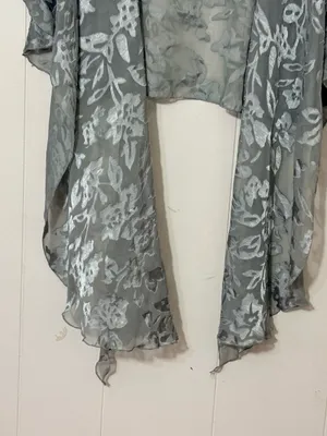 Betsey Johnson Gray Silver Floral Burnout Open Front Kimono Shawl Wrap One Size thumbnail 4