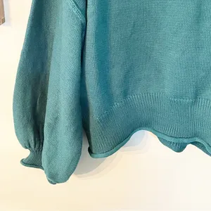 POL Size Large Green Exposed Hem Bubble Sleeve Deep V Pullover Knit Top‎ thumbnail 2
