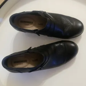 CLARK heel size 7.5 women’s black low shooties academia thumbnail 3