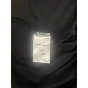 JusinCostume I Love 80s Shirt L 95% Poly‎ Black Off-Shoulder Tee thumbnail 7