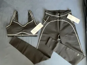 Alo Set Airbrush High-Waist Heart Throb Legging and Airbrush Heart Throb Bra thumbnail 3