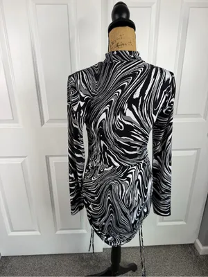 Bar III Black White Abstract Ruched Bodycon Dress Size L Long Sleeve thumbnail 10