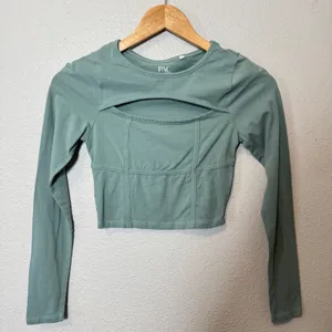 PAC Cares Long Sleeve Cutout Cropped Top Sage‎ Green Size XS thumbnail 7