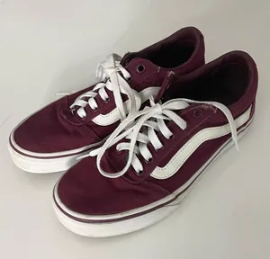 Vans Old Skool burgundy low top sneakers thumbnail 1