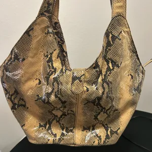 MELIE BIANCO CHIC Snakeskin Tote Bag-really cute-bow on front thumbnail 11