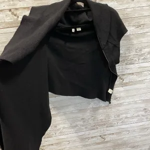 Anthropologie Moth‎ Womens S Wool Shrug Sweater Wrap Cowl Cropped Black Zipper thumbnail 3