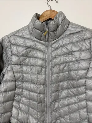 The North Face Thermoball Quilted Puffer Jacket Womens Small Silver Full Zip TNF thumbnail 4