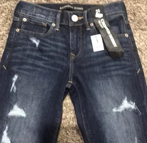 Brand new size 00 mid rise cropped jeans! $65 on sale for $40.99 thumbnail 3