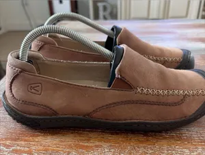 Keen Brown Suede Leather Cusho Loafers Women’s Walking Shoes Size 7M 37.5 thumbnail 1