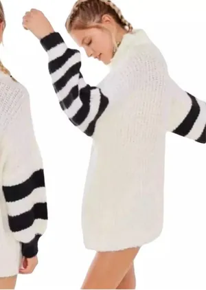 Urban Outfitters Gemini Cream Striped Sleeve‎ Turtleneck chunky knit Sweater thumbnail 1