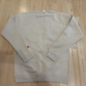 NWOT “Auntie” Crewneck Sweatshirt Tan thumbnail 5