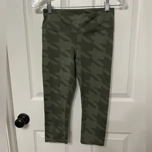 ALO green‎ Houndstooth Crop Legging size XS thumbnail 2