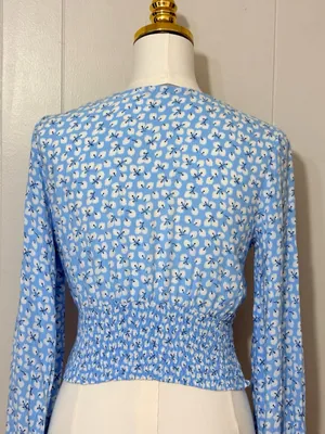 Abercrombie & Fitch Ditsy Floral Smocked V Neck Crop Top Blue S thumbnail 7