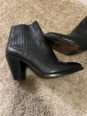 ASH IIona Pull on Heeled leather embossed ankle bootie 39‎ thumbnail 2