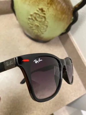 Ray-Ban Sunglasses thumbnail 4